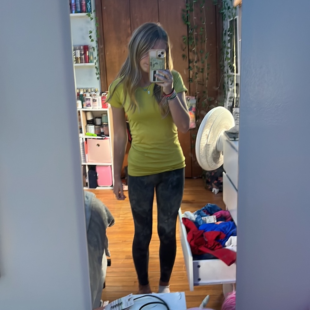 Lululemon Switfly Tech Size 4